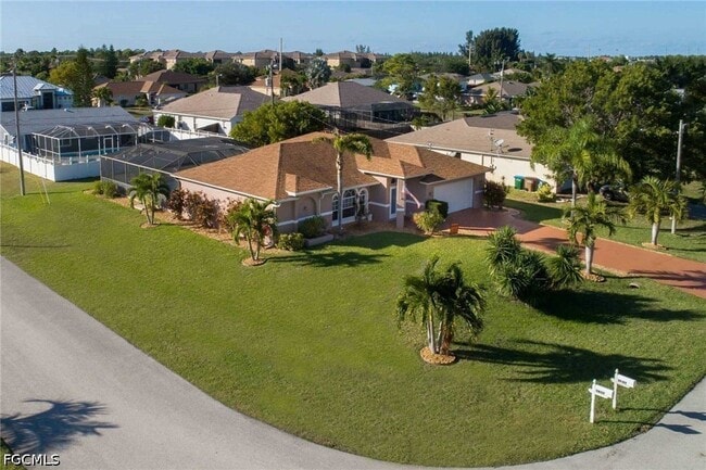 Building Photo - 3832 SW 20th Ave