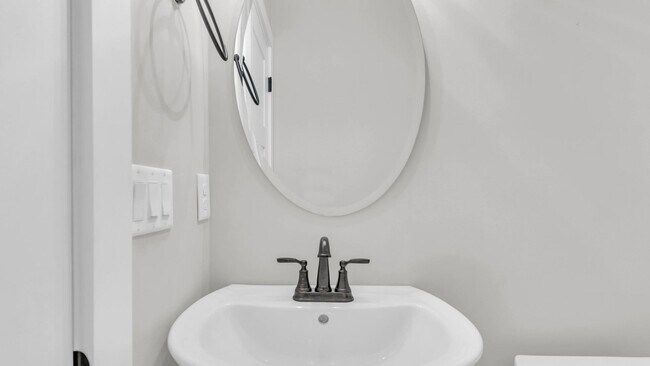 Building Photo - New Build 3 Bed, 2.5 Bath, 2 Car Garage + ...