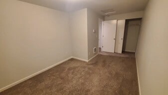 Building Photo - 14603 SE 7th Way