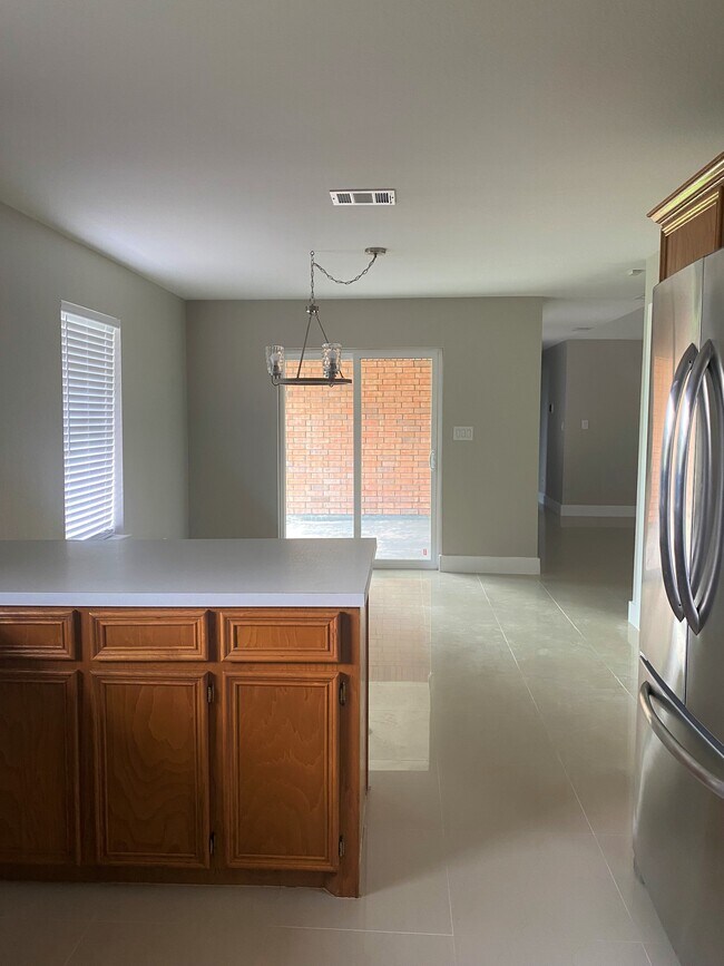 Building Photo - 2214 Mile 14 N