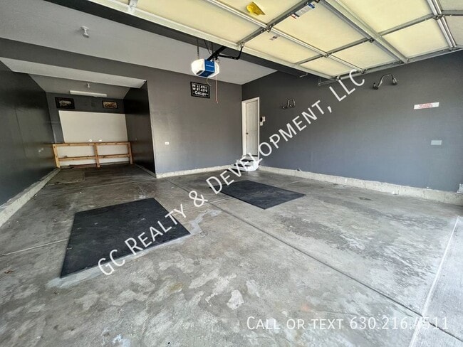 Building Photo - 2101 Emma Ave