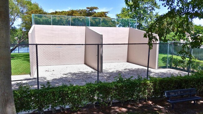 Building Photo - 9505 Majestic Way
