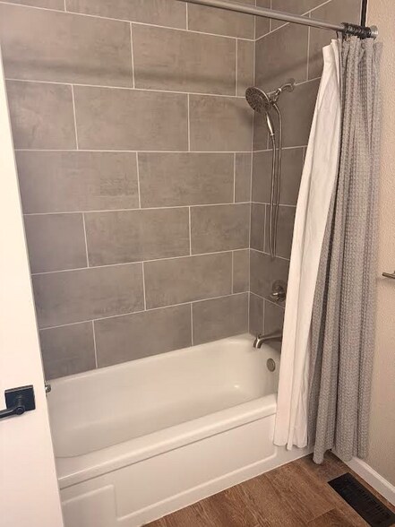 Building Photo - 1002 Barbi Ct