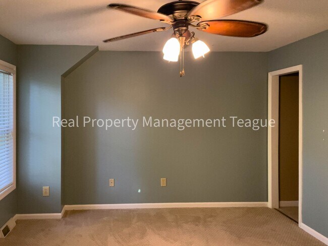 Building Photo - Beautiful Single Family Home