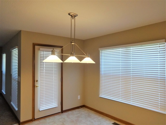 Building Photo - 16 Stoney Bluff Way