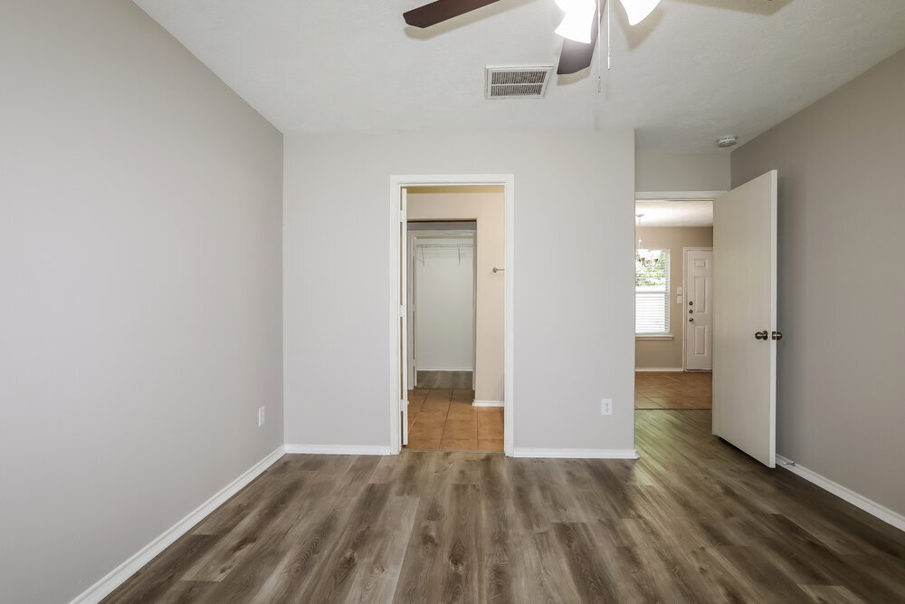 Building Photo - 33103 Cottonwood Bend