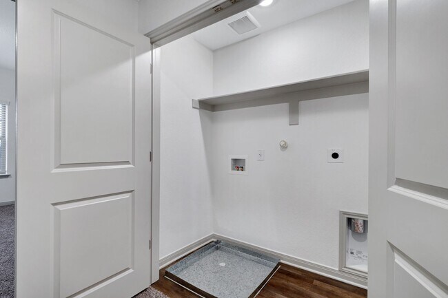 Building Photo - Beautifully Designed Townhome with Upscale Finishes