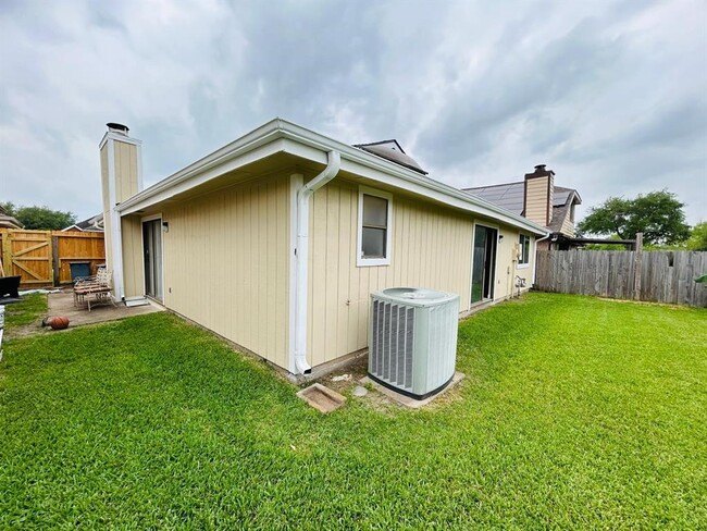 Building Photo - 13538 Clarewood Dr