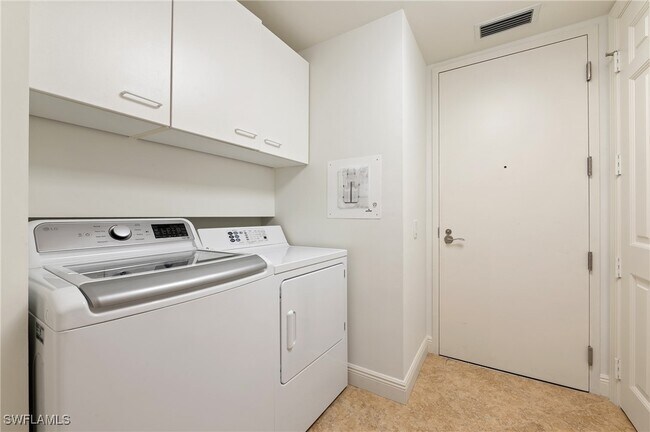 Building Photo - 4875 Pelican Colony Blvd