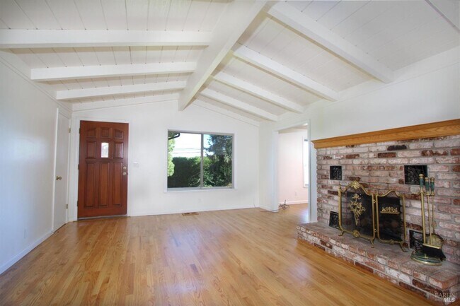 Building Photo - 201 (20300 Arnold)