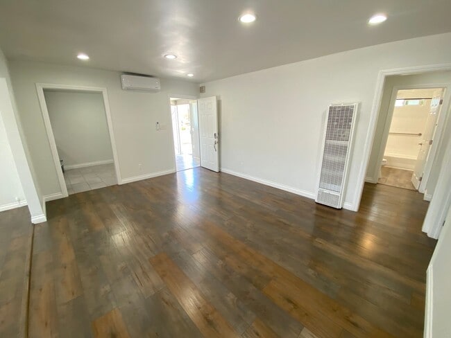 Building Photo - 15522 Claretta Ave
