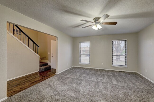 Building Photo - 816 N Briarcliff Dr