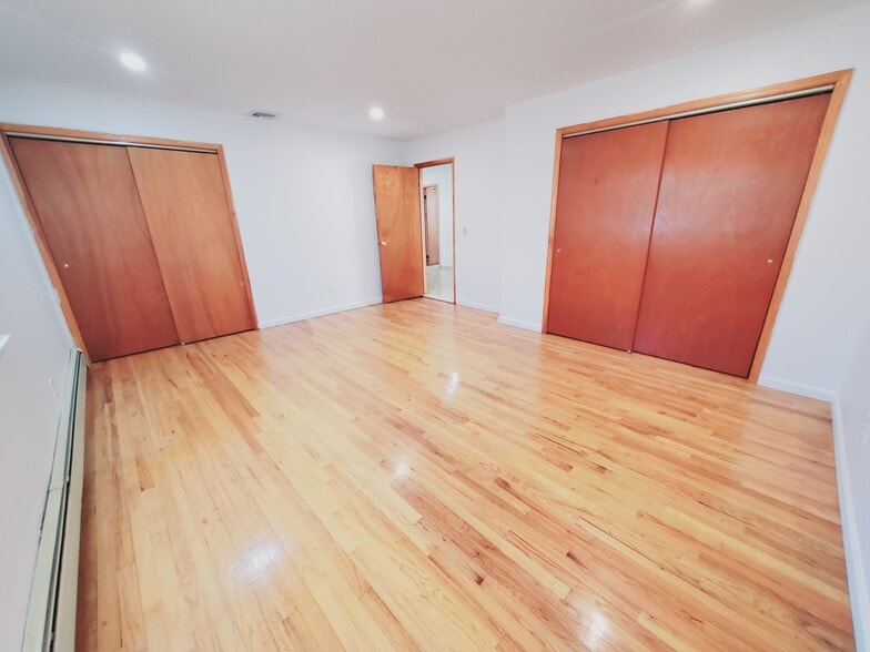 Building Photo - 47 Dora St