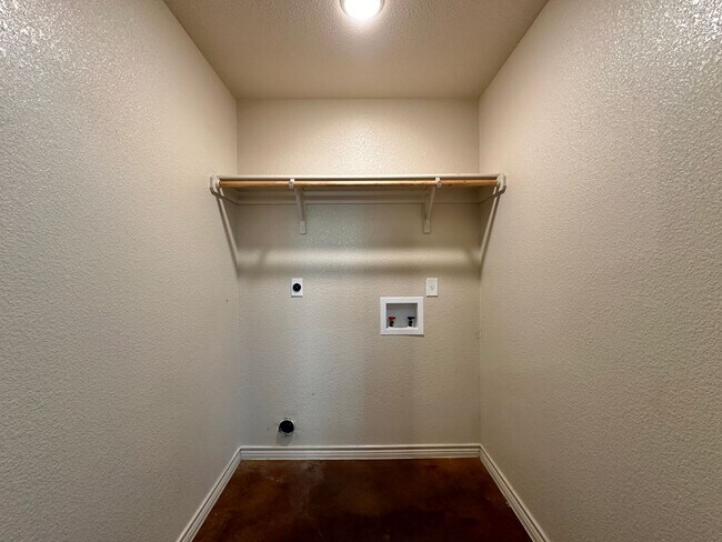 Building Photo - 1605 Powder River Dr