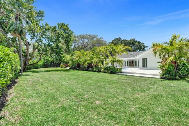 Building Photo - 2800 Banyan Blvd Cir NW