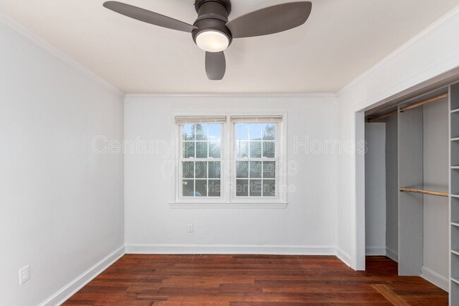 Building Photo - 1303 S Walter Reed Dr