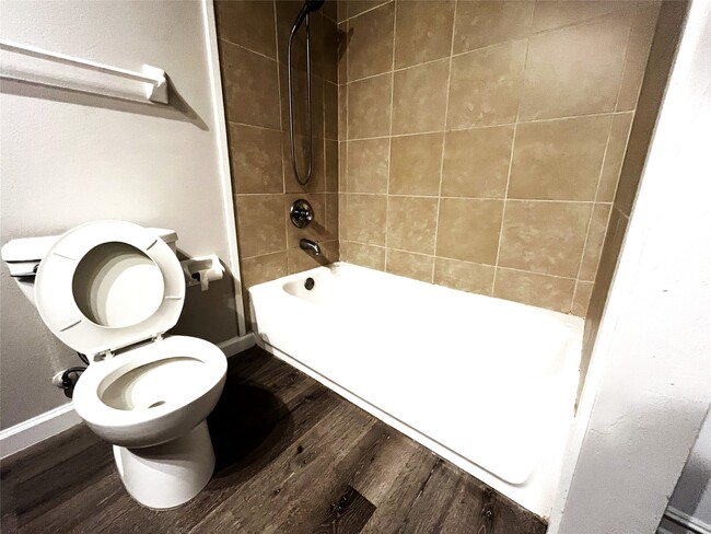 Building Photo - 731 Seafoam Rd