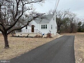 Building Photo - 307 Fairview Ave