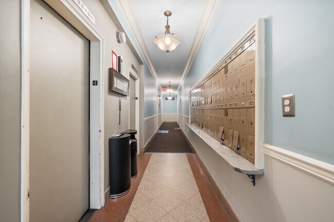 Building Photo - 1101 L St NW