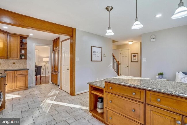 Building Photo - 9929 Hemlock Woods Ln