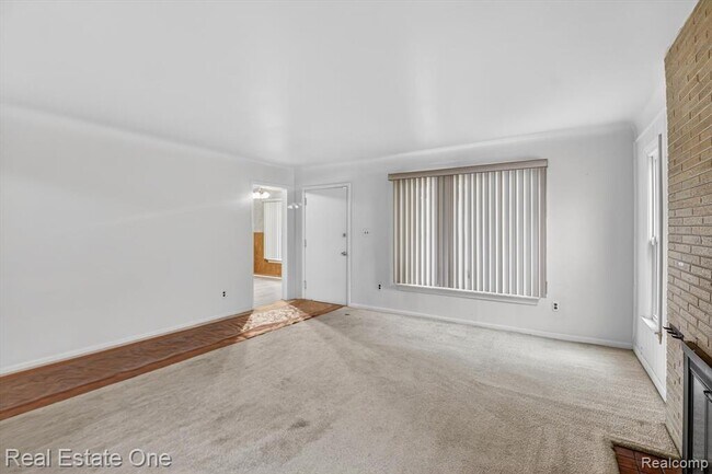 Building Photo - 7420 Drexel St