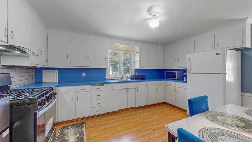 Building Photo - 18 Federal St