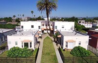 Building Photo - 1935 1/4 Carmona Ave