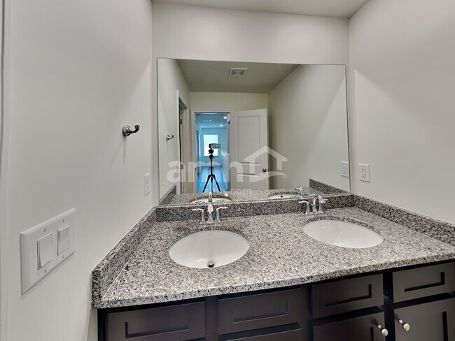 Building Photo - 580 Smt Vw Ln