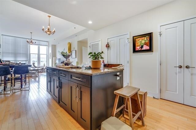 Building Photo - 1125 Maxwell Ln