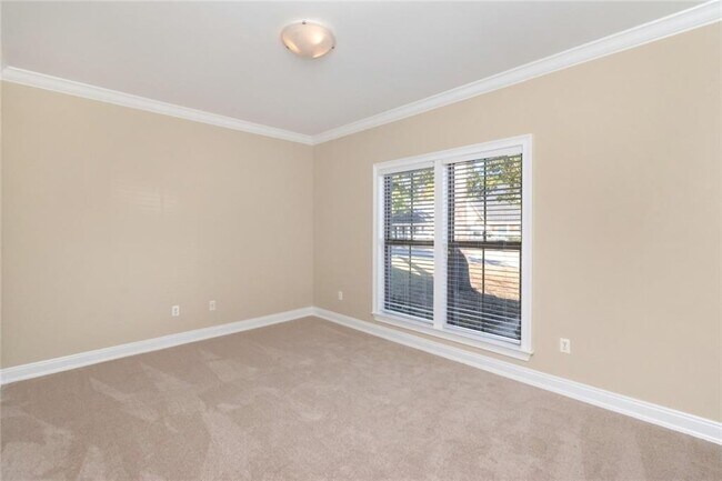 Building Photo - 1054 Linlen Ave