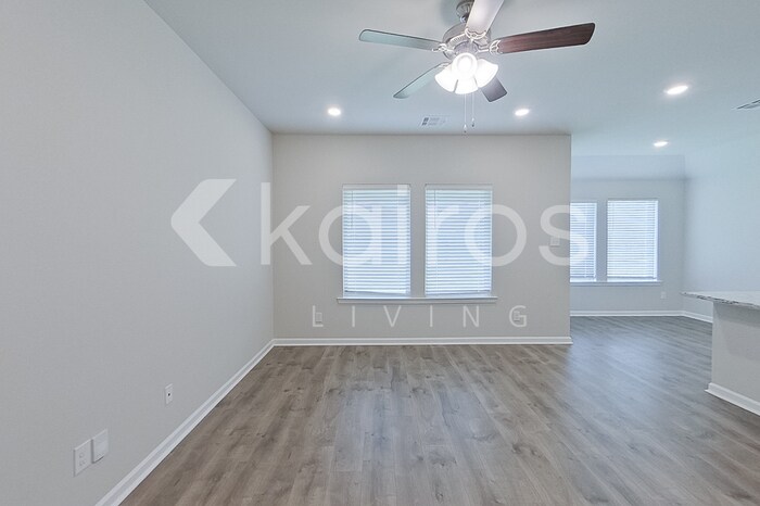 Building Photo - 405 Mango Dr