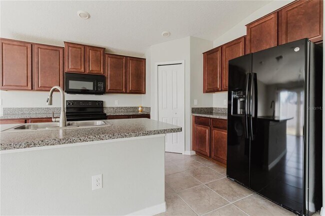 Building Photo - 304 Cascade Bend Dr