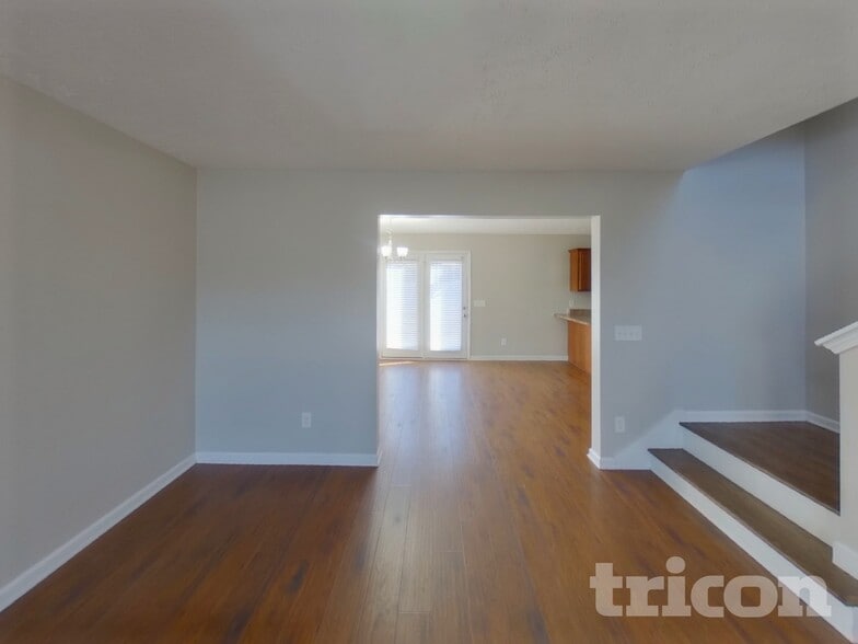 Building Photo - 916 Coolidge Ct