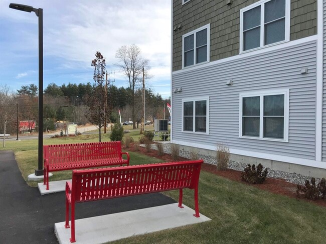 Building Photo - 52 E Ridge Dr