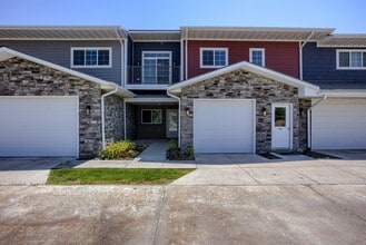 Building Photo - Must See Condo!!