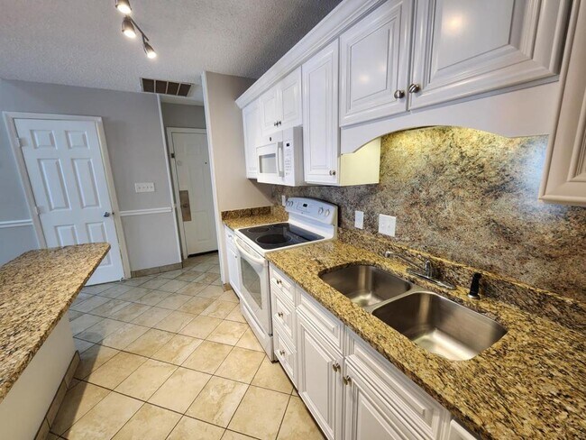 Building Photo - 216 Double Eagle Dr