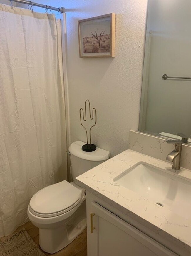 Building Photo - 16378 Arnold Ave