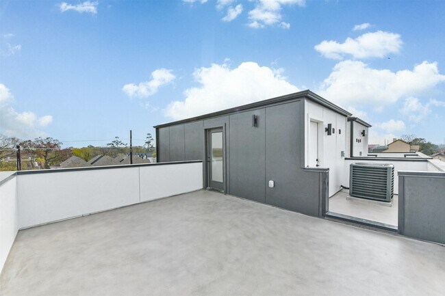 Building Photo - 3808 Ennis St