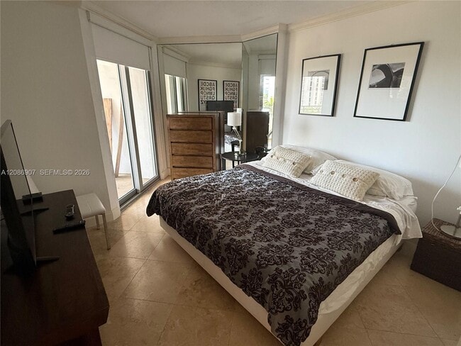 Building Photo - 5555 Collins Ave