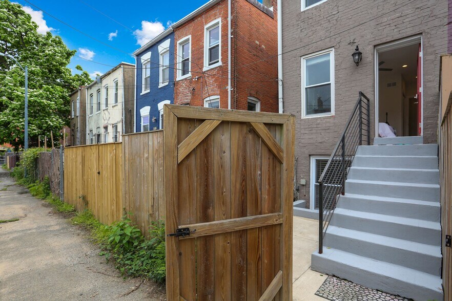 Building Photo - 43 Hanover Pl NW