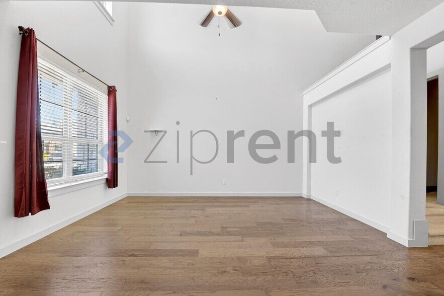 Building Photo - 3909 Sukay Dr