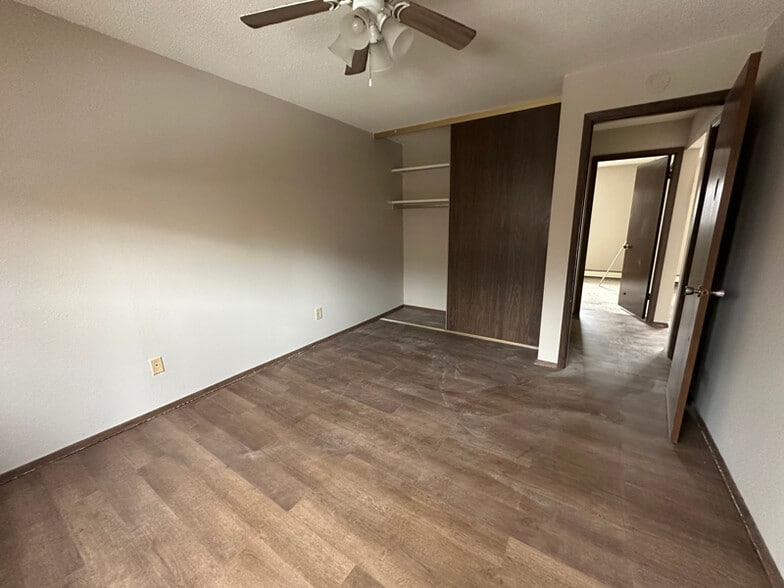 Building Photo - 711 Meadow Ln Ct