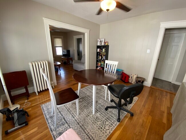 Building Photo - 21 Century St