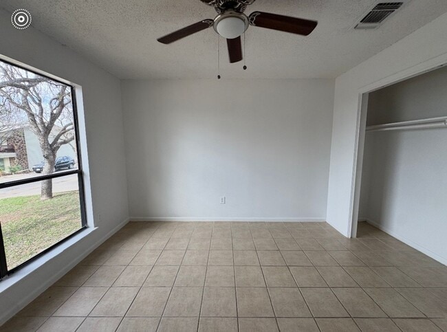 Building Photo - 901 Mayfield Dr