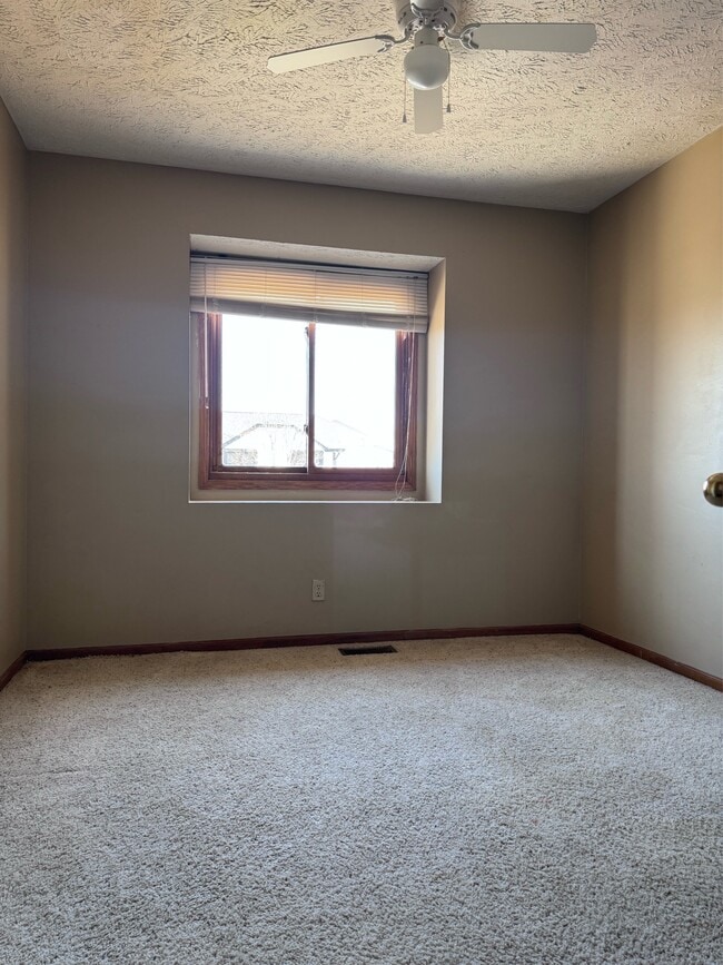 Building Photo - 7804 S 71st Ave