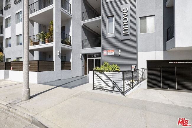 Building Photo - 13337 Beach Ave