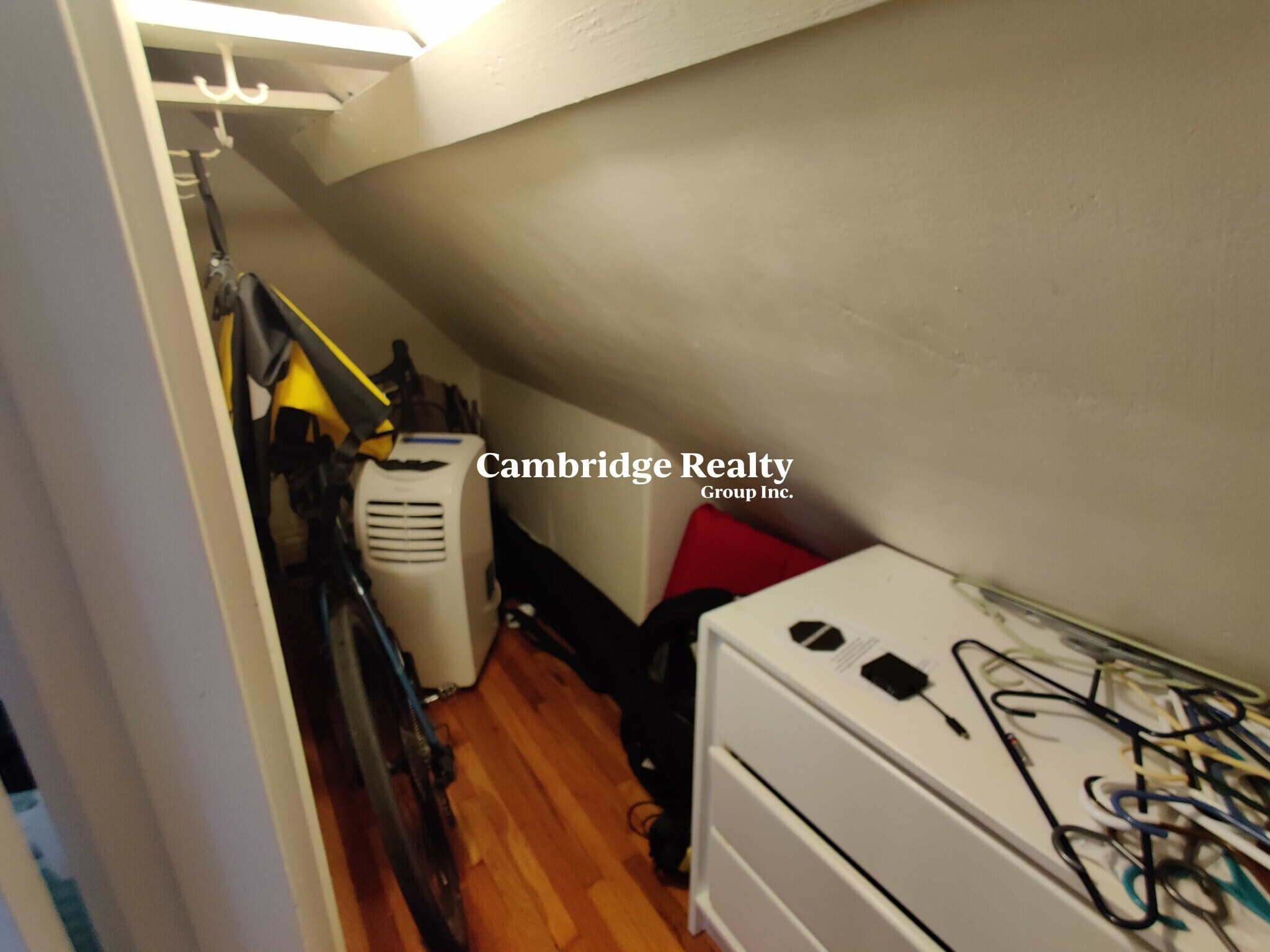 Building Photo - 1539 Cambridge St