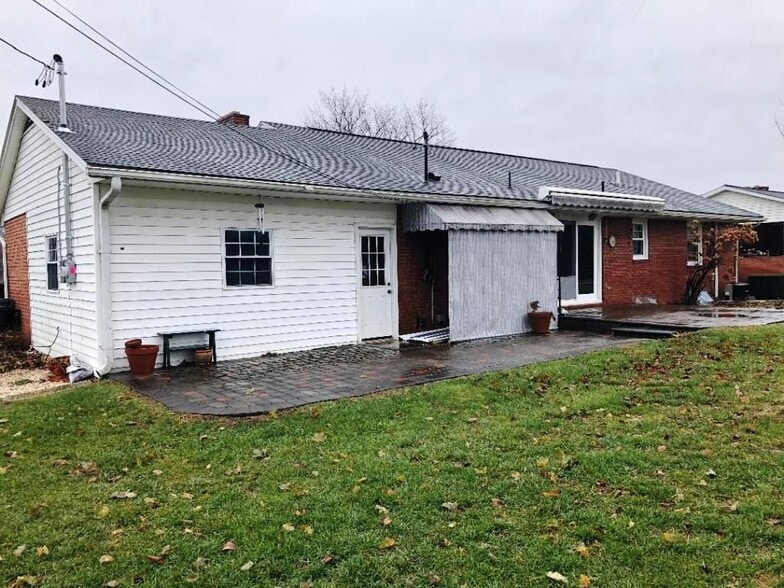Building Photo - 17542 Swann Rd
