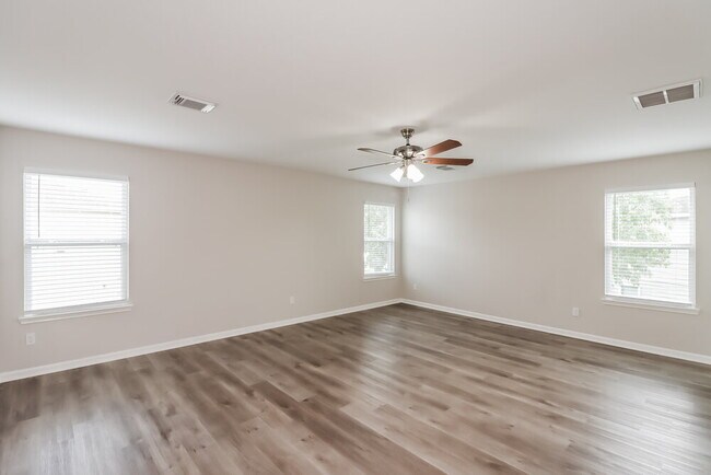 Building Photo - 6806 Oleander Grove Way