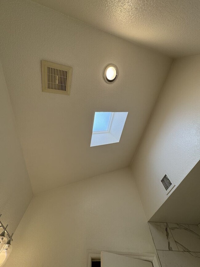 Building Photo - 7272 E Gainey Ranch Rd